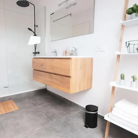 Chez Lileaula - Boho Duplex In Belle Epoque דירה *